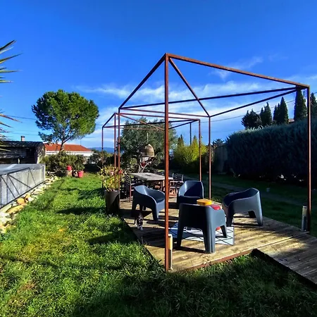 Les Grands Cypres - D'hotes Nocleg ze śniadaniem 3*