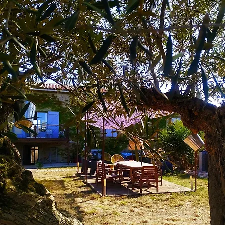 Les Grands Cypres - D'hotes فندق مبيت وإفطار 3*