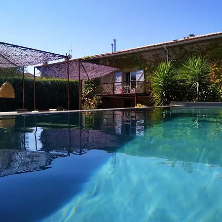 فندق مبيت وإفطار Les Grands Cypres - D'hotes 3*